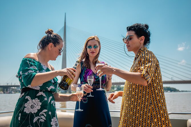 2 hours / Sightseeing Boat cruise Drinks Included - Passing under Belgrade’s major bridges