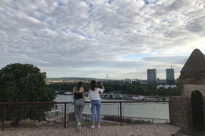 Belgrade center walking tour with Rakija, Cocktails and Burgers - Kalemegdan and the old school route