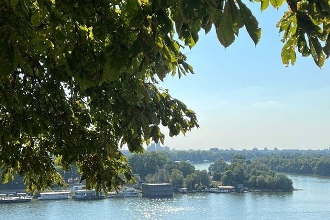 Belgrade sightseeing by car - From Hotel Yugoslavia to Ušće and the riverfront