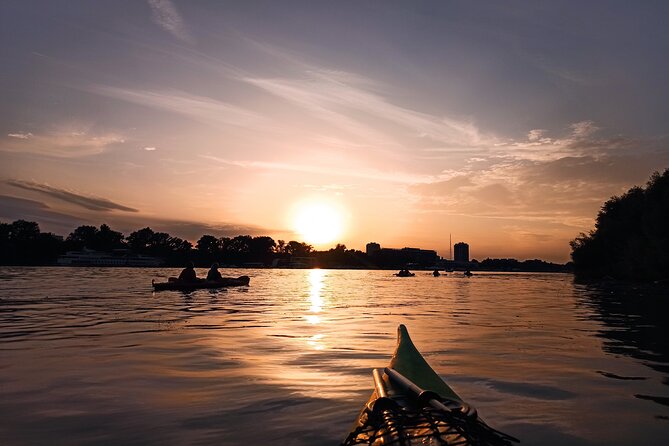 Belgrade sunset kayak tour - Learning the basics before reaching the Danube