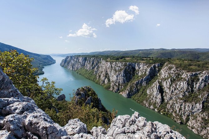 Iron Gate NP Tour with 1-hour speedboat ride + 2 viewpoints - Lunch, local food, and the late schedule