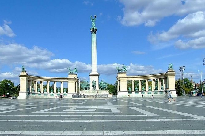 Private Day Trip To Budapest From Belgrade - St. Stephen’s Basilica and Vaci Street