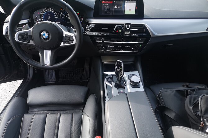 Private Limo Transfer from Beograd Airport to Belgrade downtown - The airport-to-hotel option